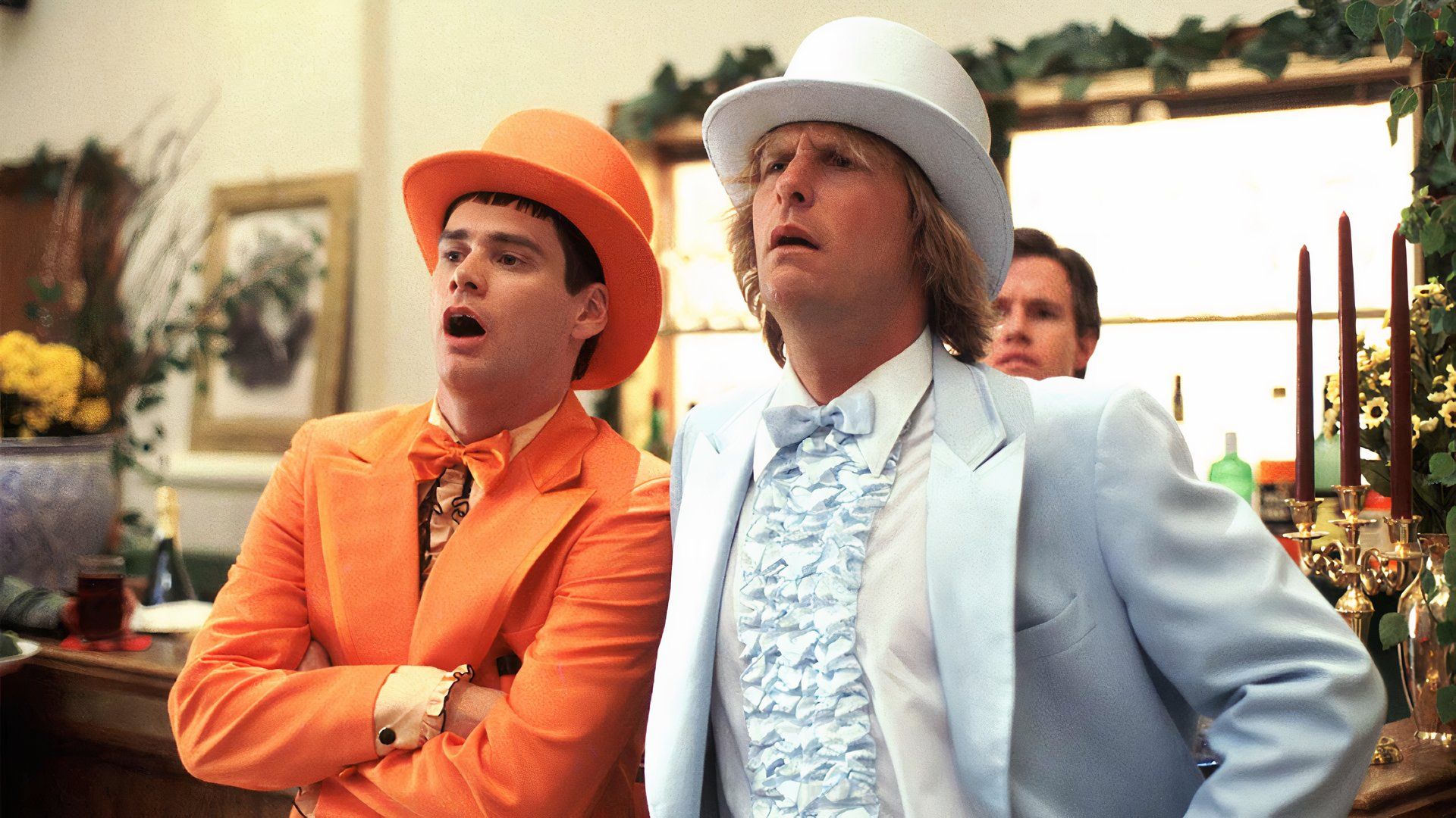 Jim Carrey and Jeff Daniels in Dumb and Dumber in suits