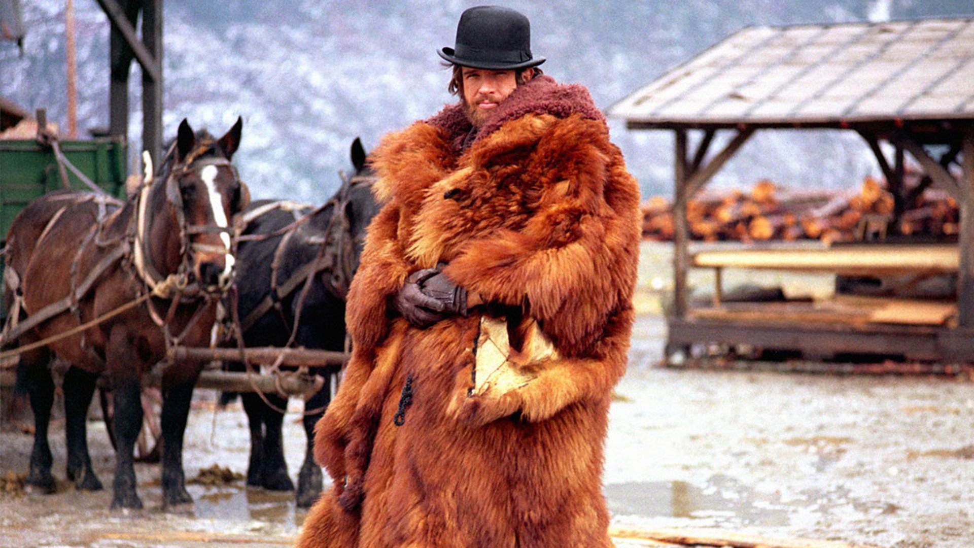 McCabe wears a fur coat in McCabe and Mrs Miller