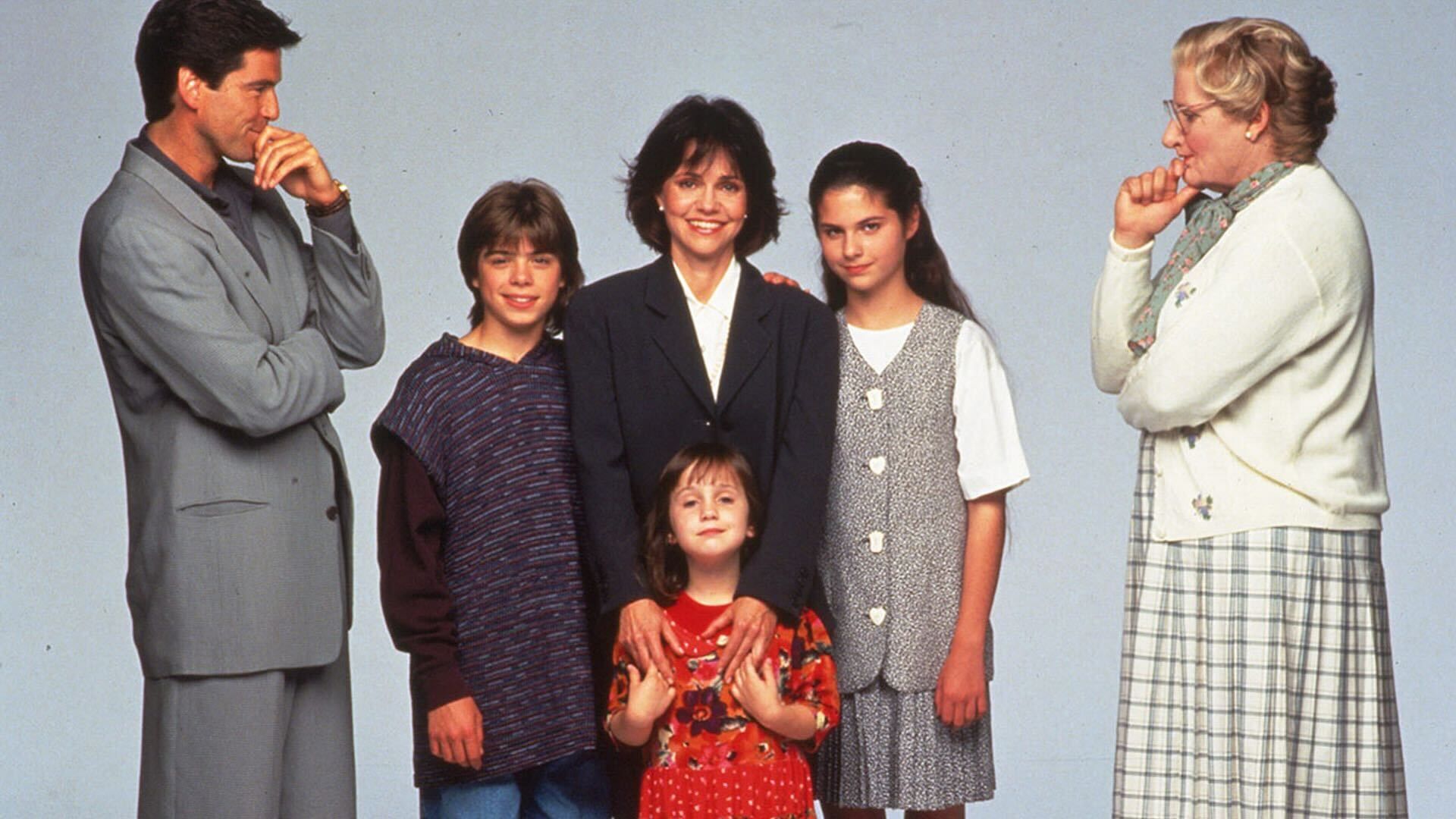 The cast of Mrs. Doubtfire in a publicity shot