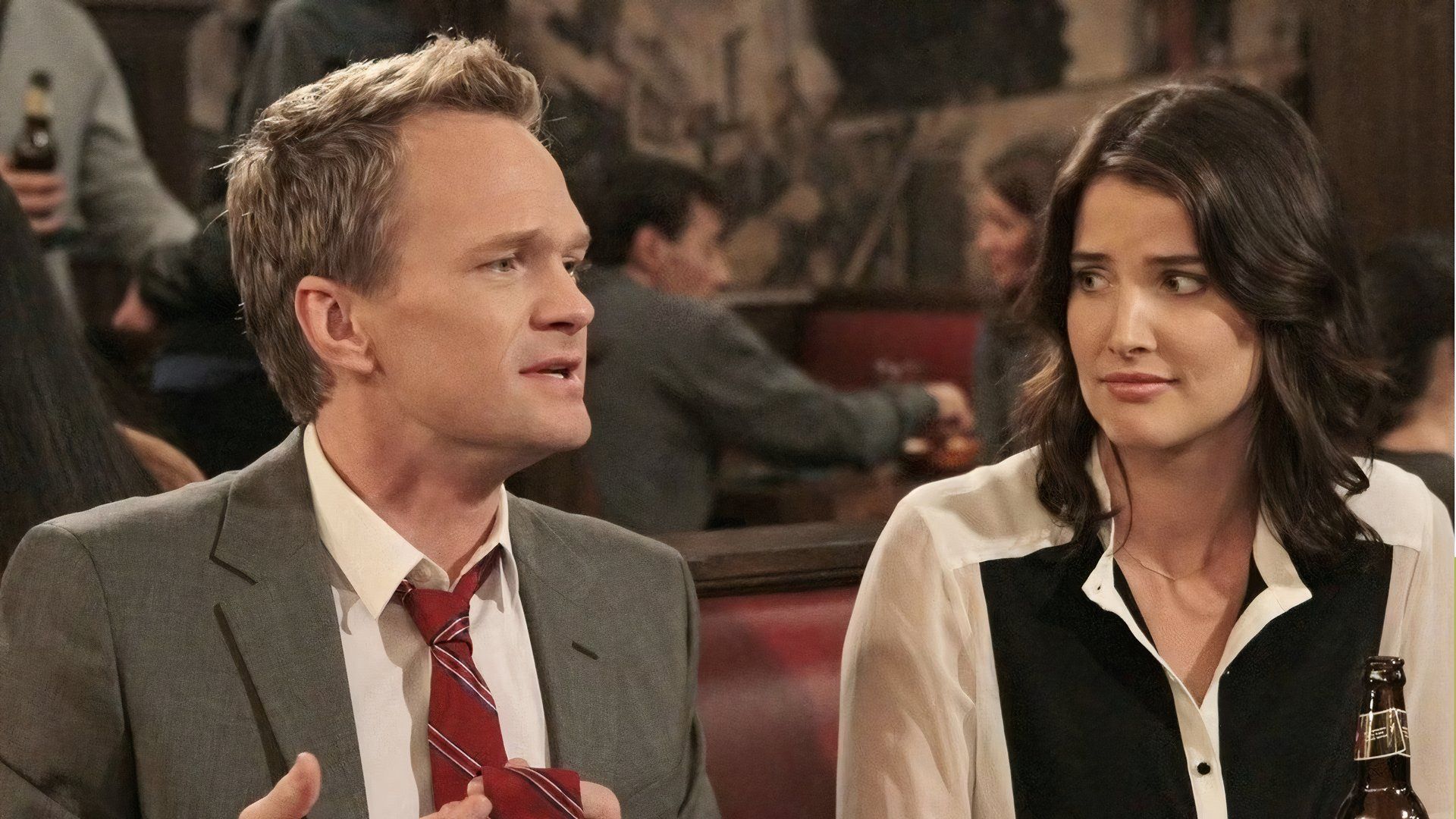 Barney and Robin in How I Met Your Mother sitting in the pub talking