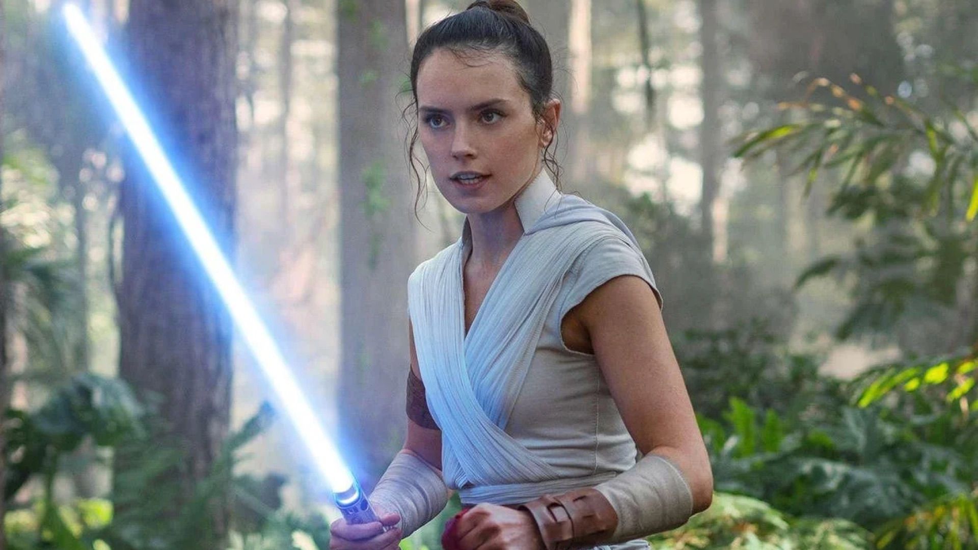 Daisy Ridley Teases a Possible Star Wars Trilogy for Rey Skywalker