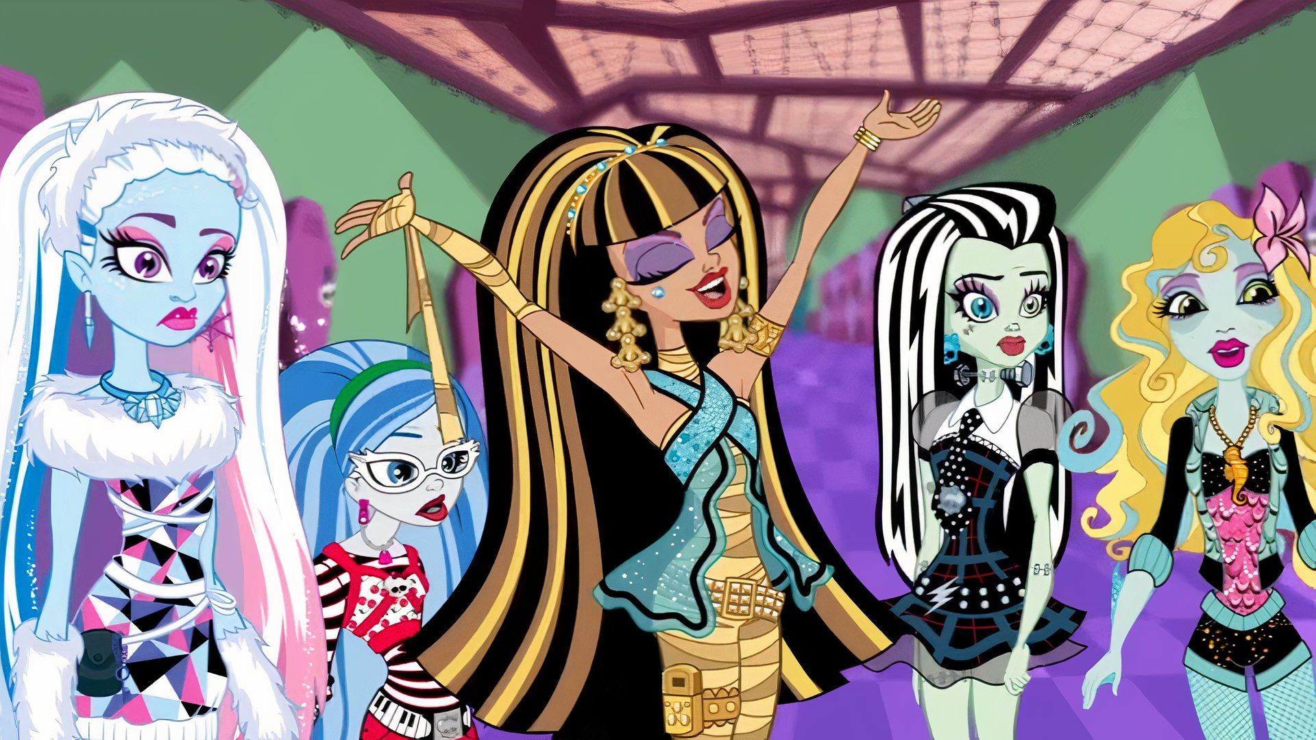 В разработке находится игровой фильм Monster High от Mattel и Universal
