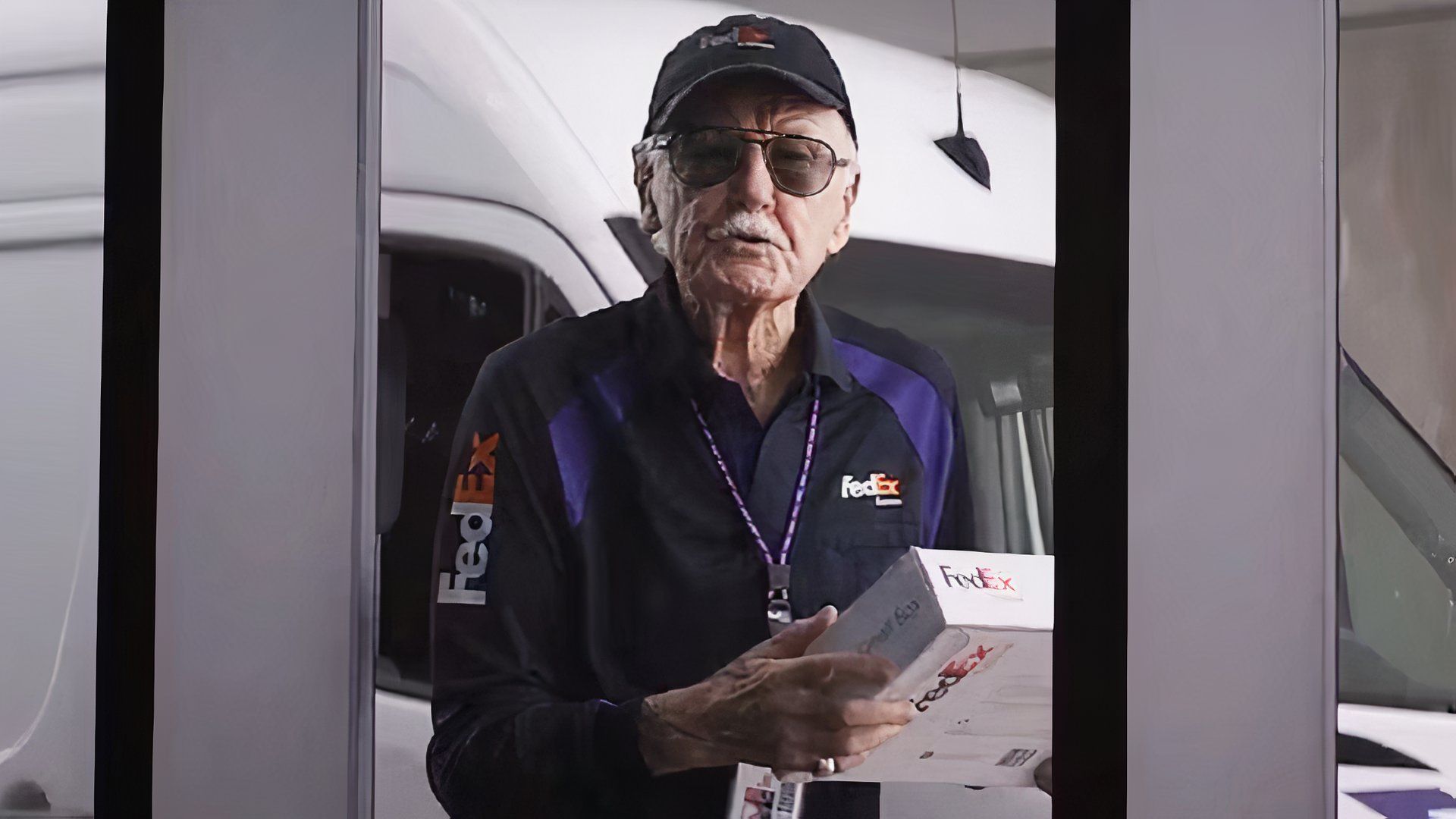 Stan Lee Demanded One Change From His Cameo in Kevin Smith's Mallrats