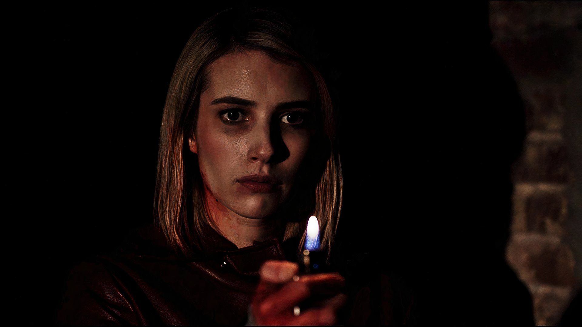 Emma Roberts in the dark in The Blackcoat's Daughter (2017)