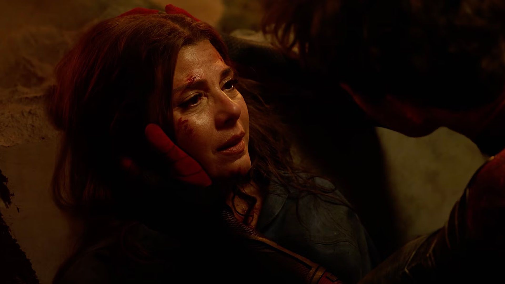 Marissa Tomei as Aunt May dying in Spider-Man No Way Home