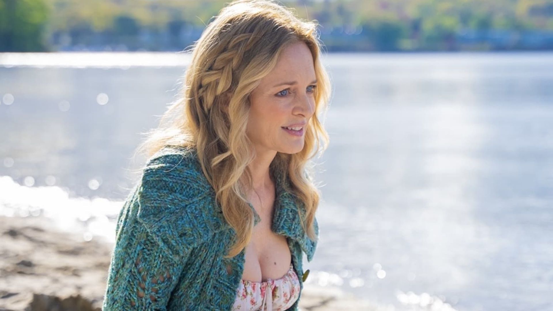 Heather Graham Directs Herself & '90s Teen Icon in New Rom-Com