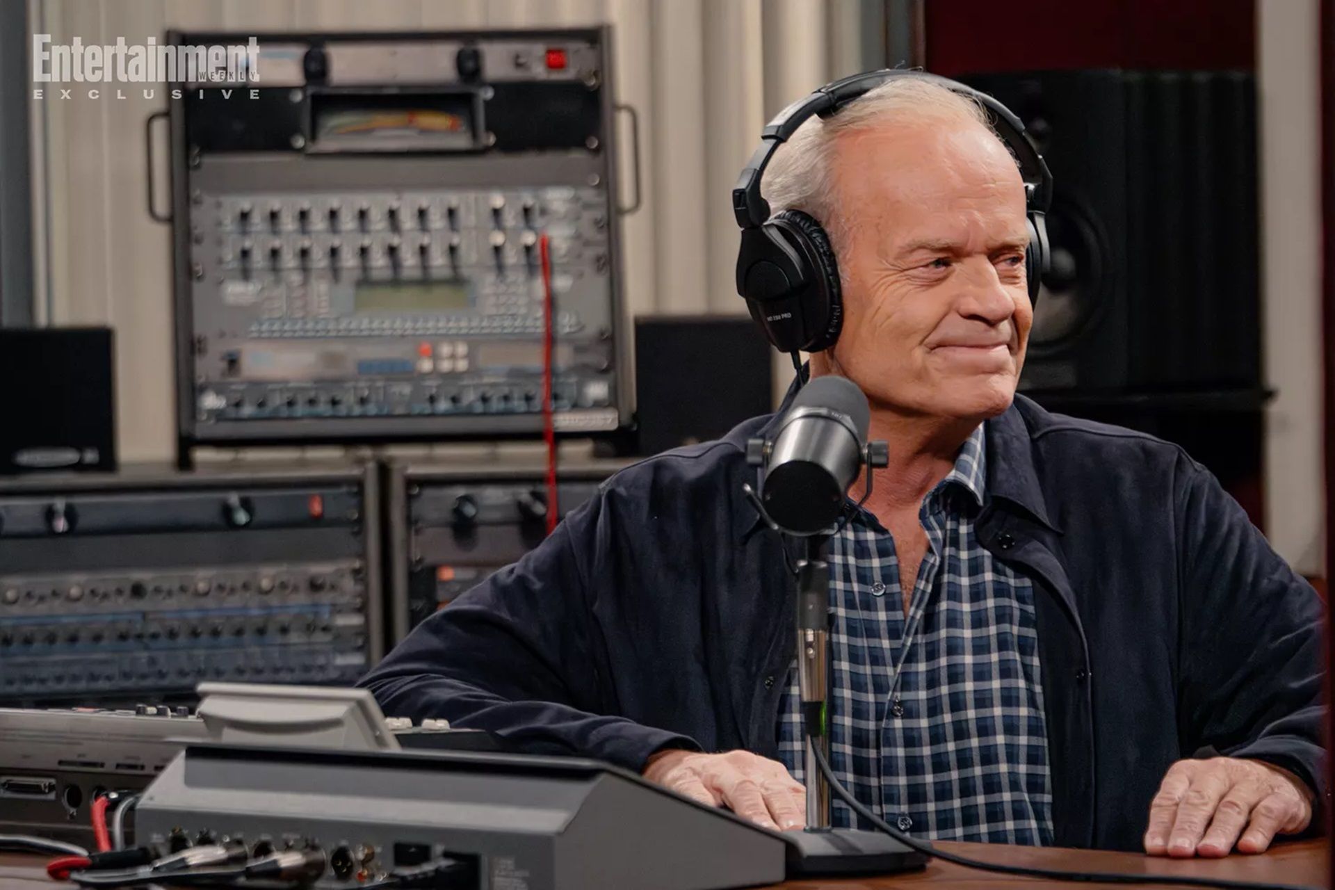 Frasier Season 2 First Look Reveals a Beloved Original Characters Return