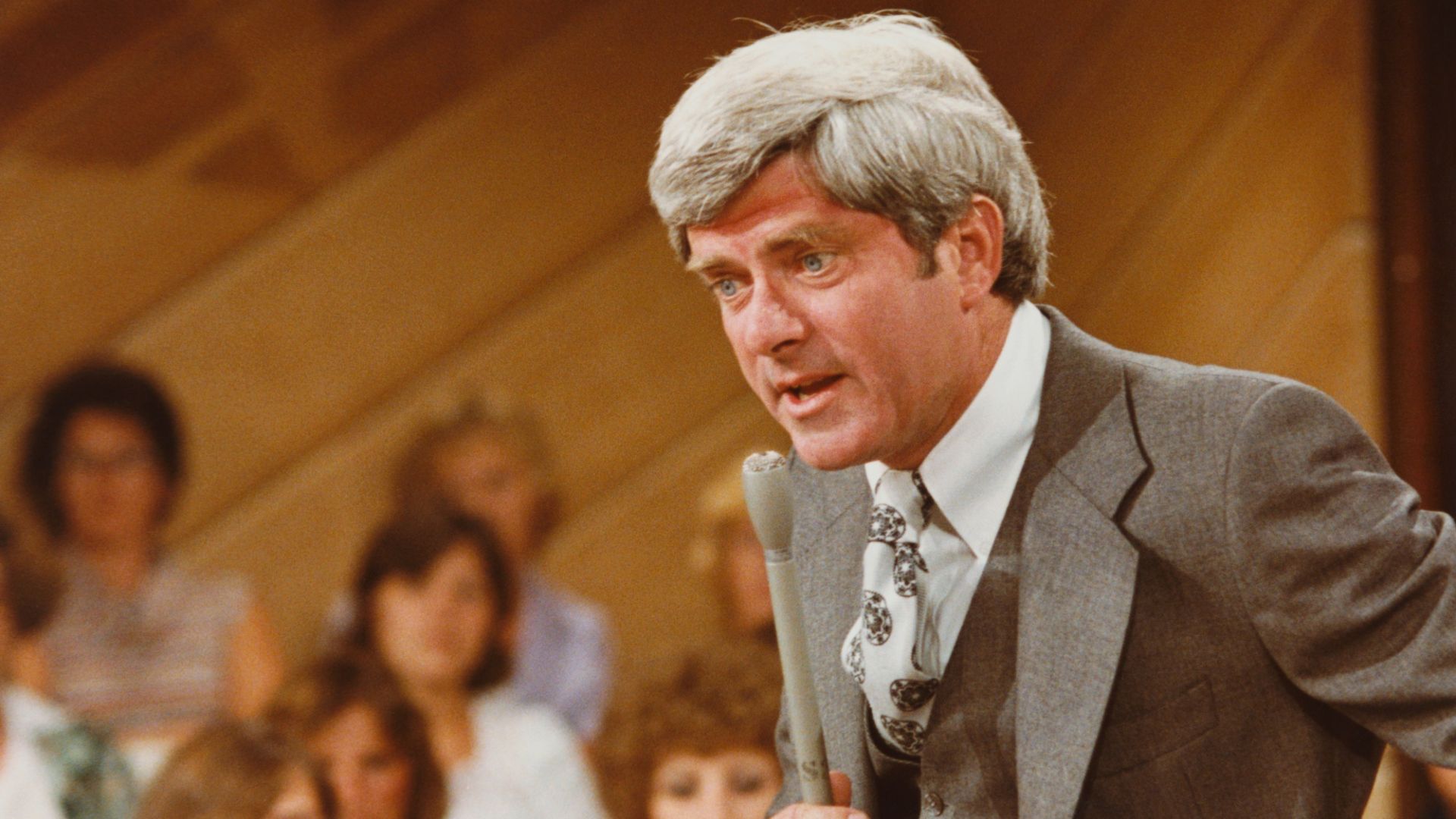 Talk Show Host Pioneer Phil Donahue Dies at 88