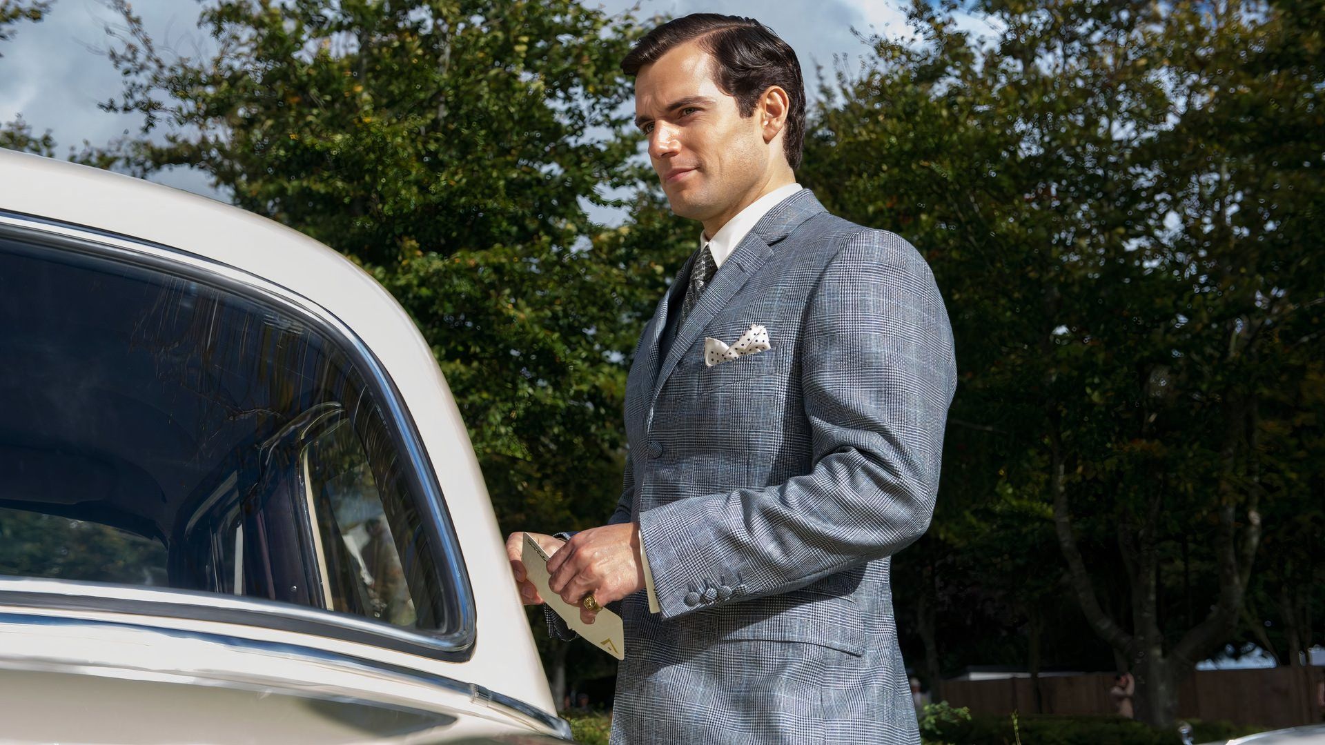 Henry Cavill Now the Favorite to be Next James Bond, According to Research