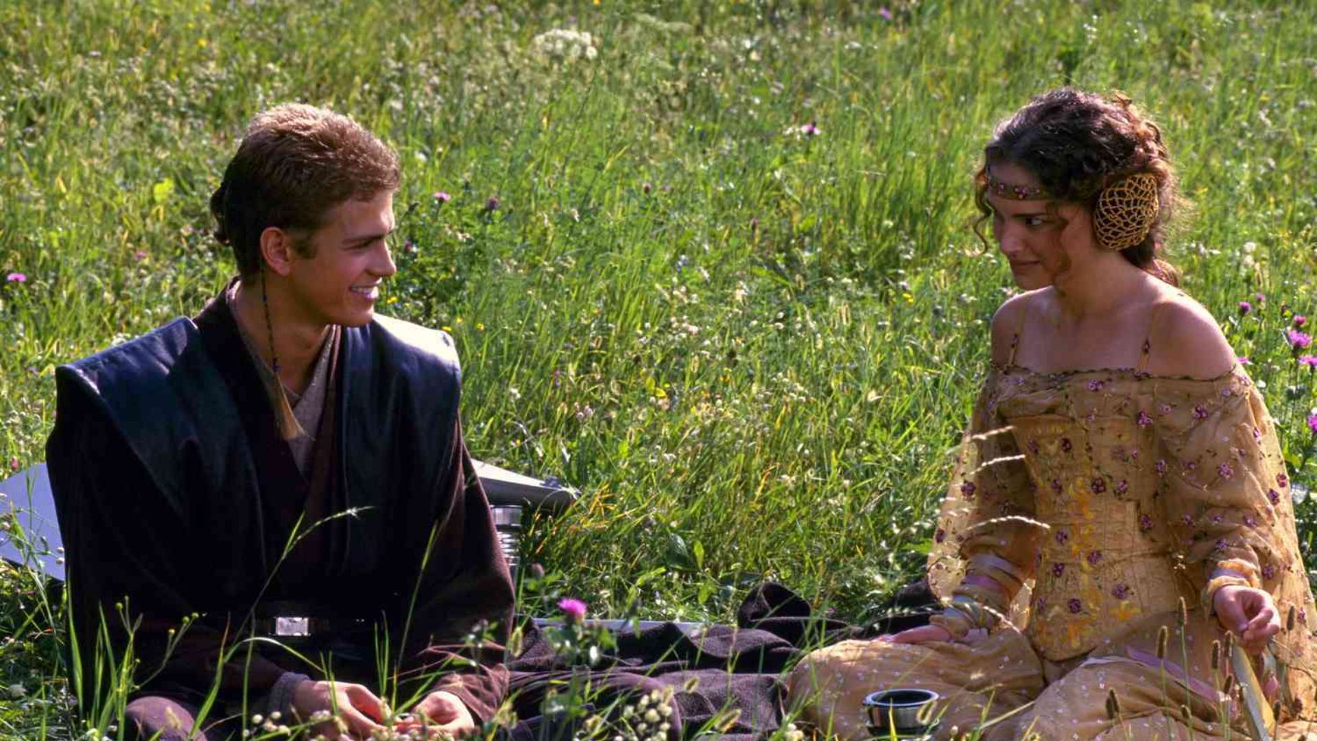 9 Forbidden Jedi Romances in Star Wars