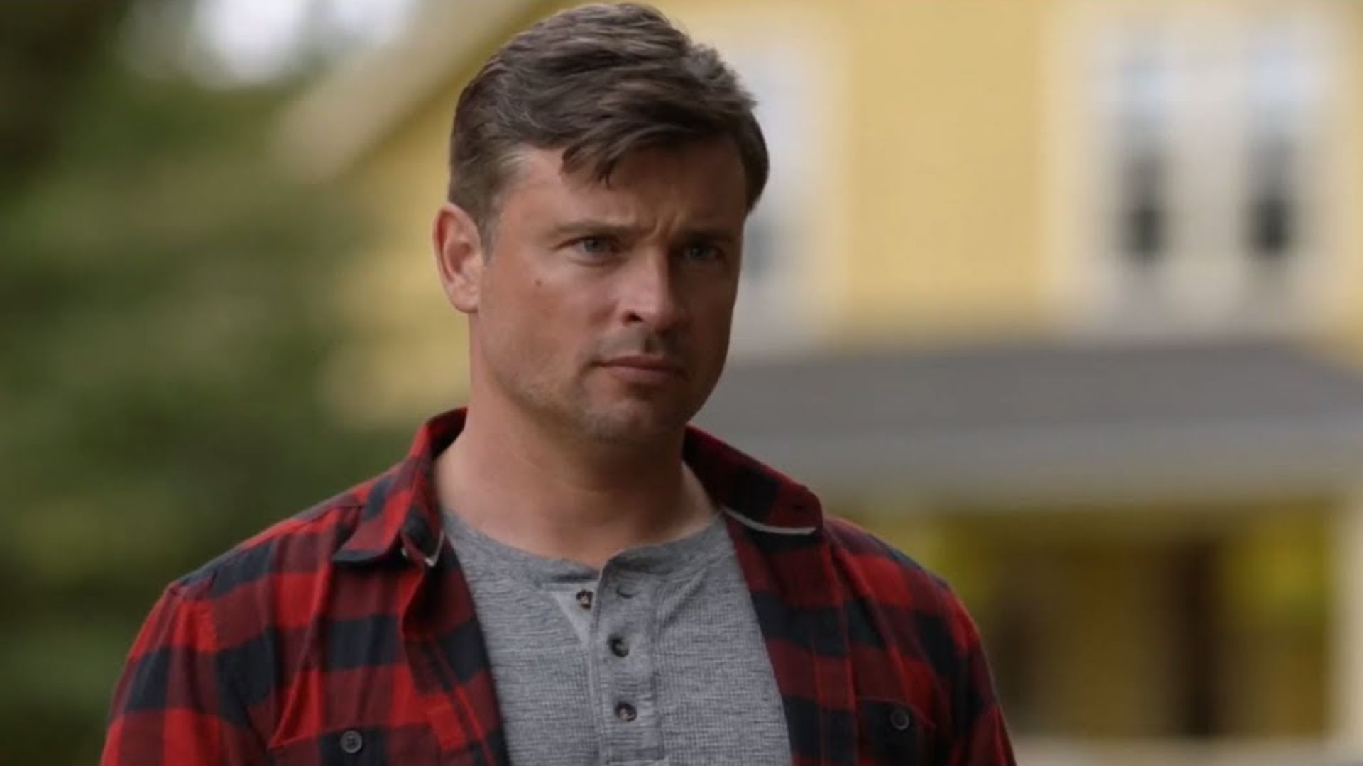 Smallvilles Tom Welling Didnt Show Up in Arrowverse More for a Reason