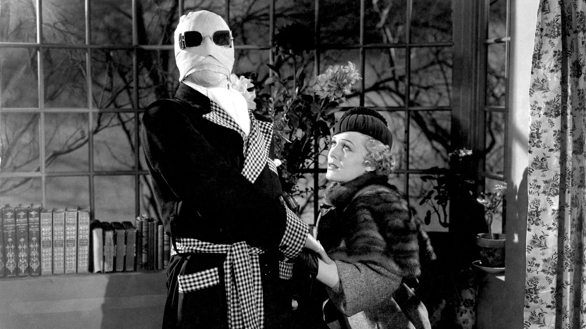 The Invisible Man Is Streaming 91 Years After the Universal Monster Debuted