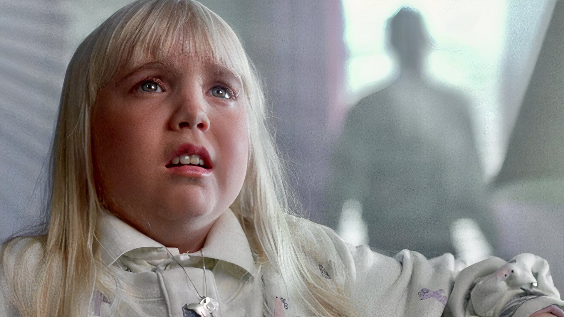 Poltergeist Was a Cursed Film According to Some Theories