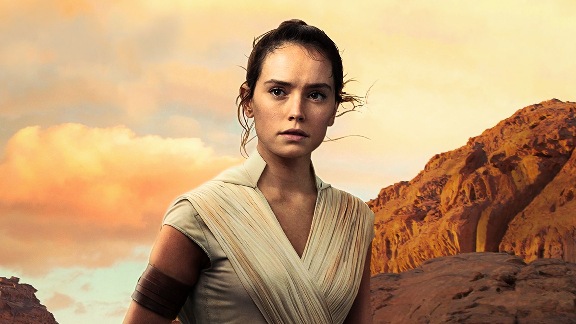 Star Wars Rey Star Daisy Ridley Says Solo Movie Isn't Delayed