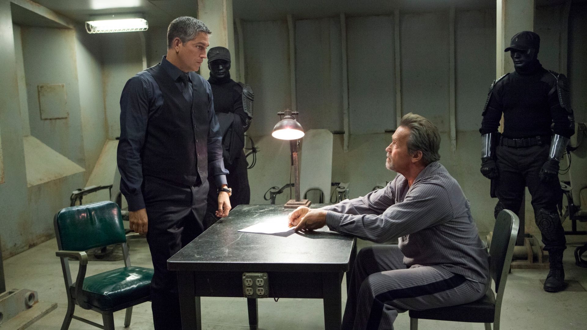 Sylvester Stallone & Arnold Schwarzenegger Fight in Escape Plan on Netflix