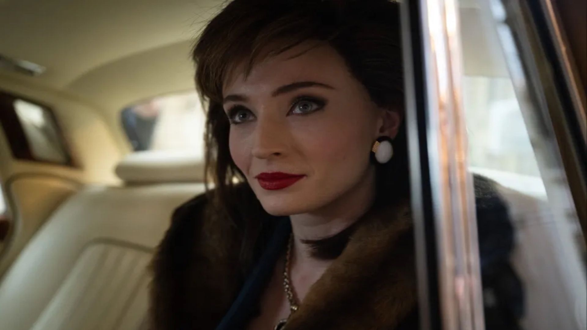 Joan Review | Sophie Turner Is Spellbinding in Binge-Worthy Miniseries