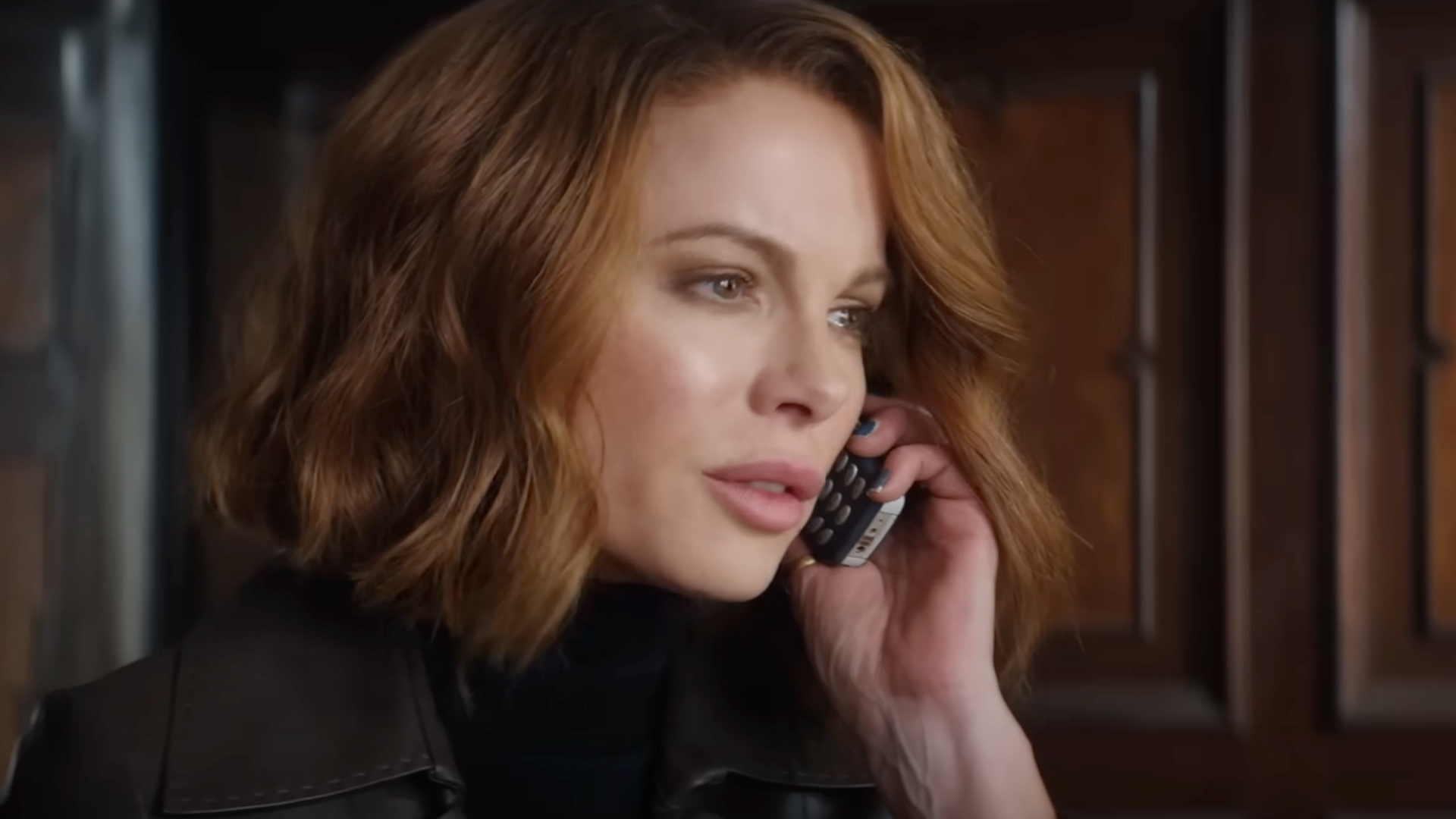 Kate Beckinsale Canary Black