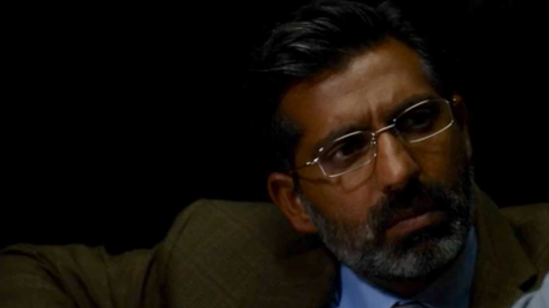 Ravi Kapoor as Mahir Roshan in Bones