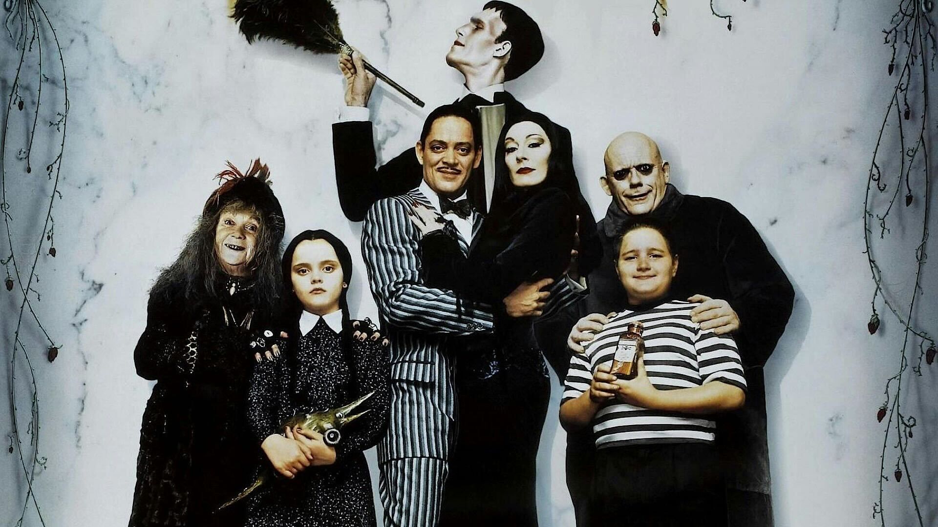 The Cast of 1991's The Addams Family Reunited at Los Angeles Comic Con