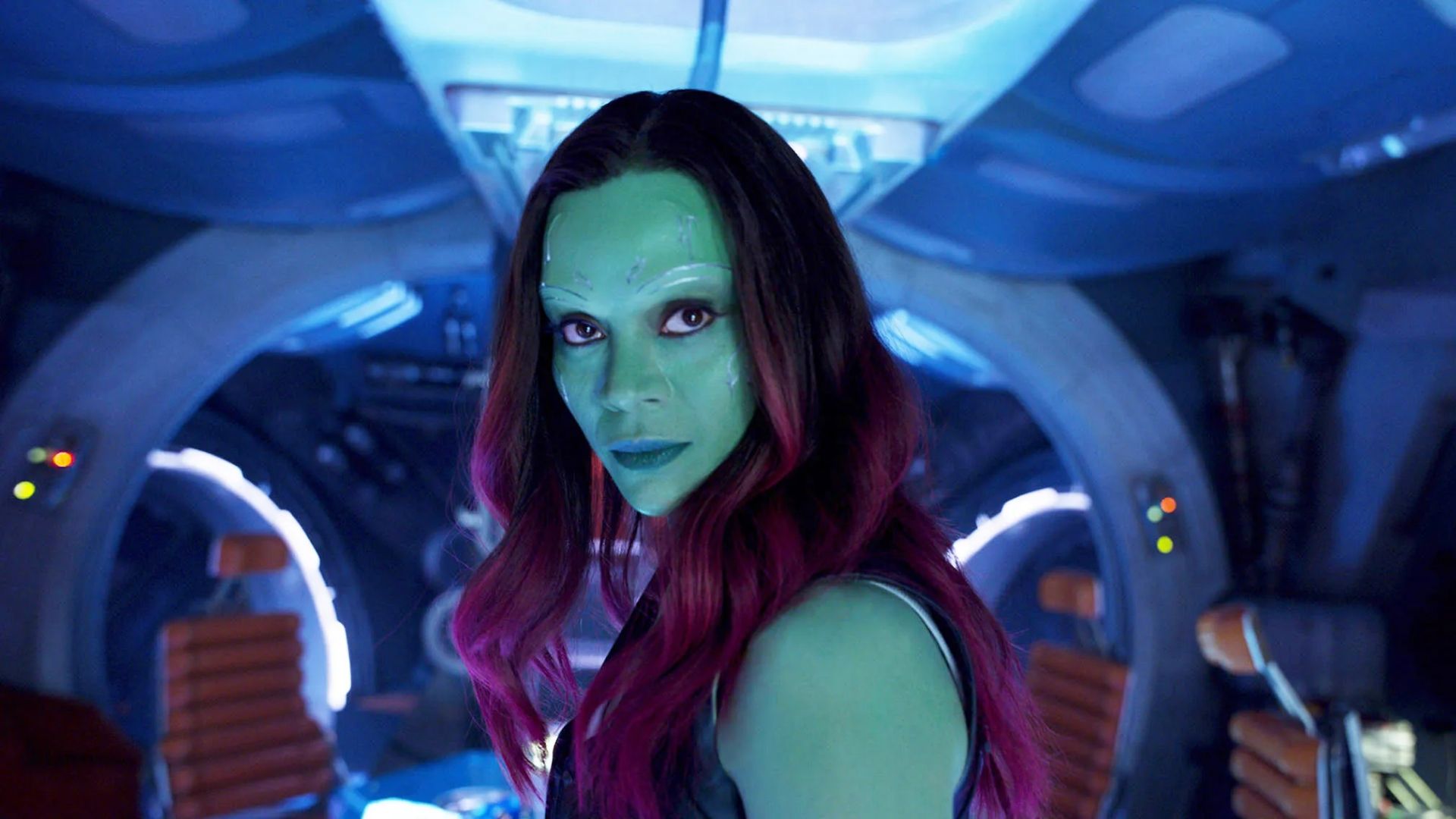 MCU Star Zoe Saldaa Reveals Why She Wants to Reshoot the Avengers Movies