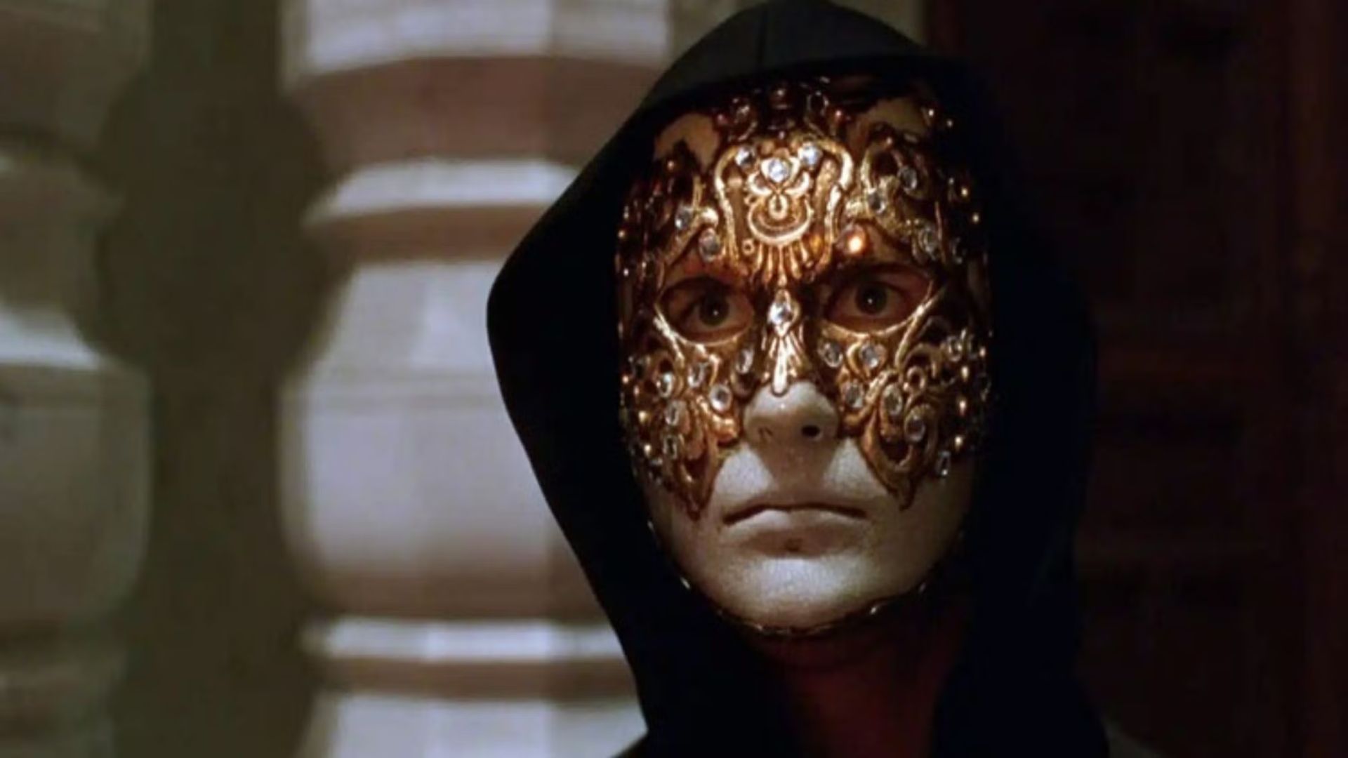 25 Years Later, Stanley Kubrick's Eyes Wide Shut Is Still Puzzling