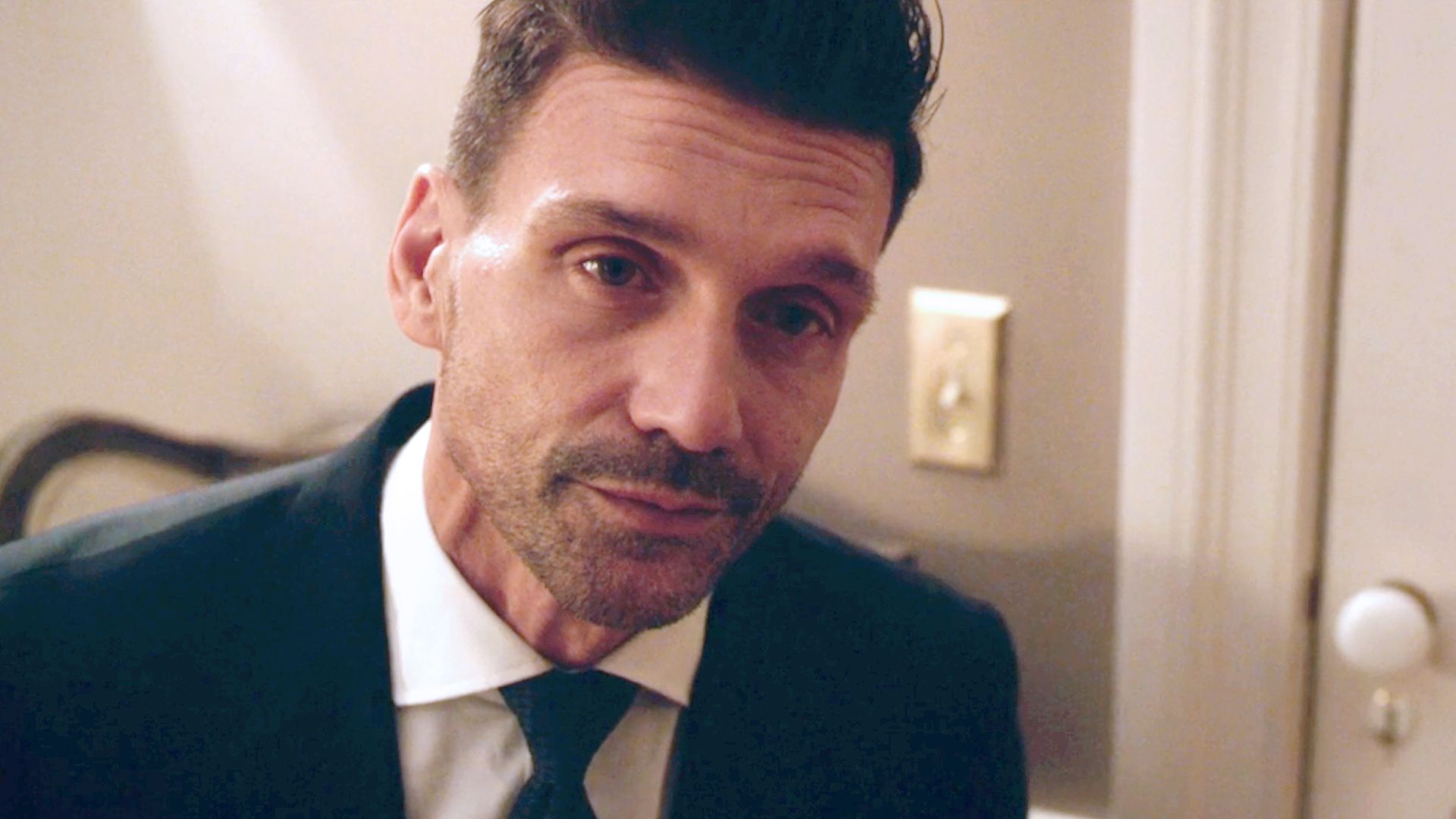 Frank Grillo in a suit in The Purge Election Year