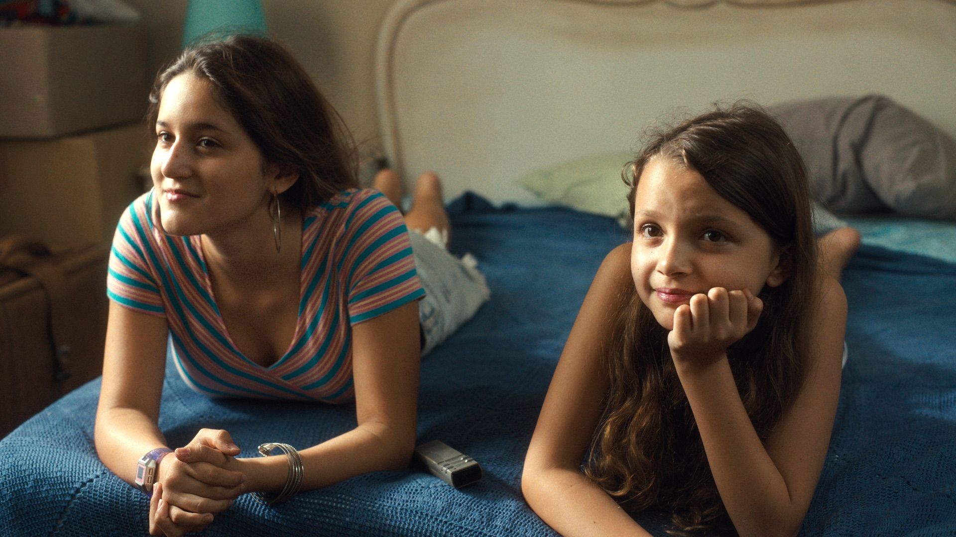 Reinas Review | A Family & Country in Crisis