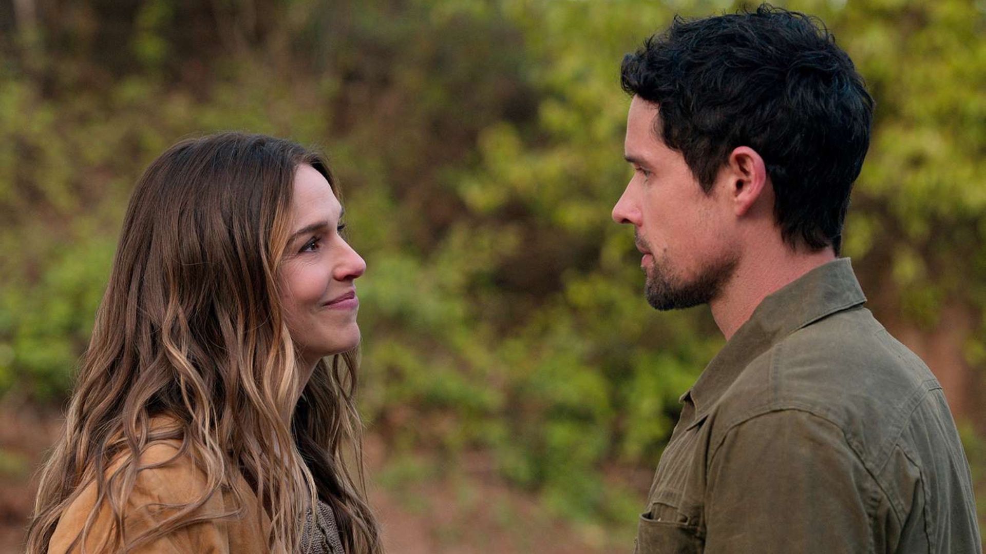 Elise Gatien and Benjamin Hollingsworth as Lark and Brady in Virgin River