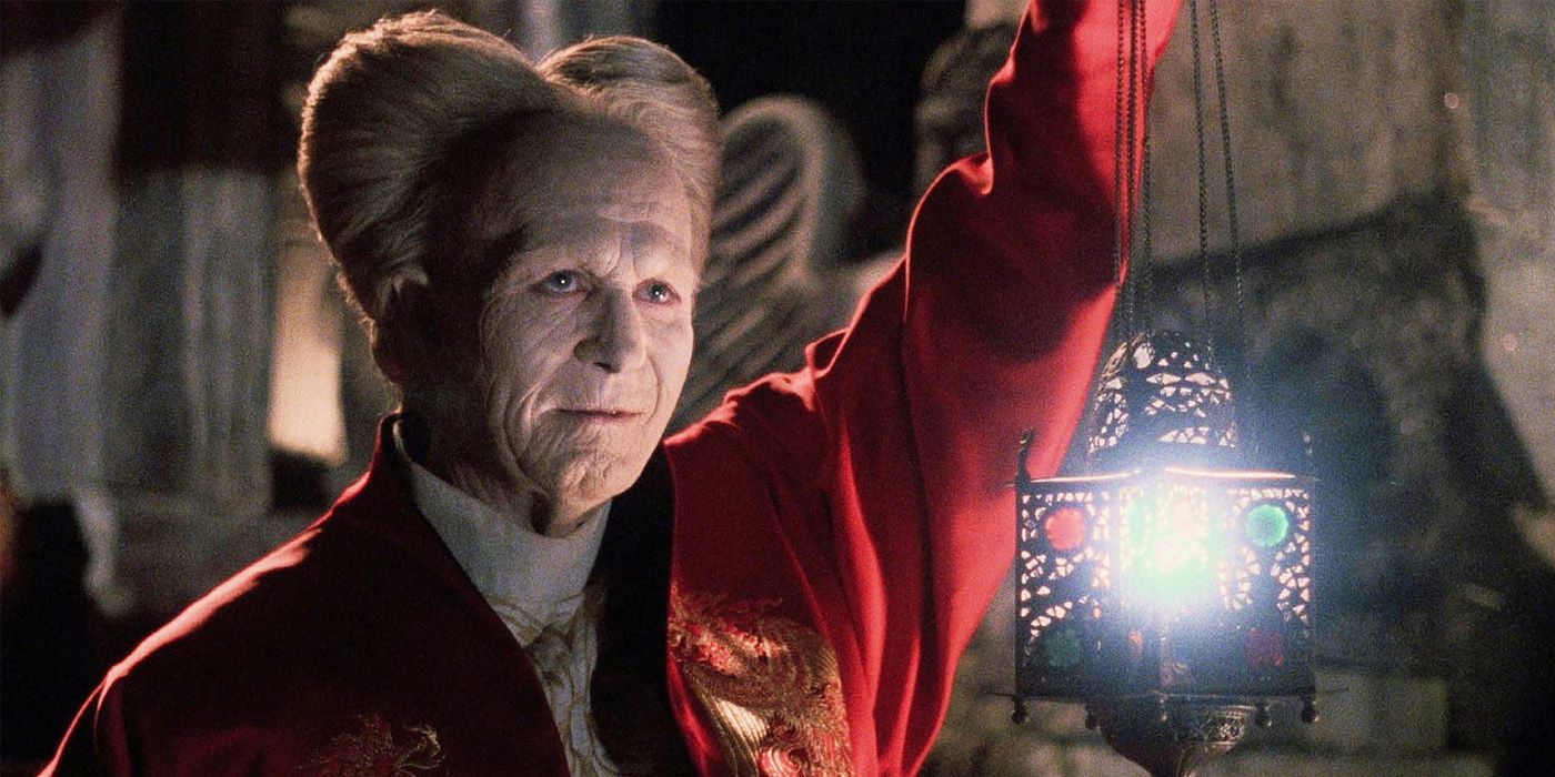 Gary-Oldman-as-Dracula-in-Bram-Stokers-Dracula