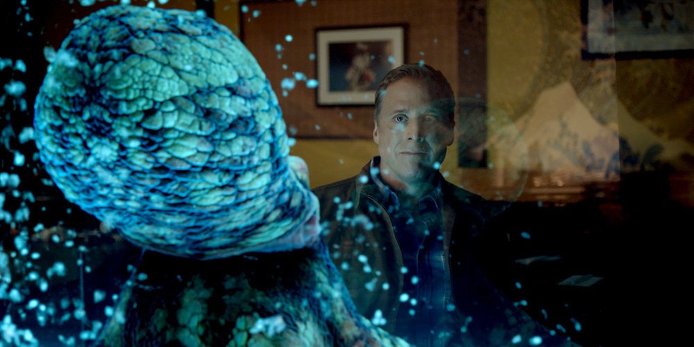 Alan Tudyk in Resident Alien.