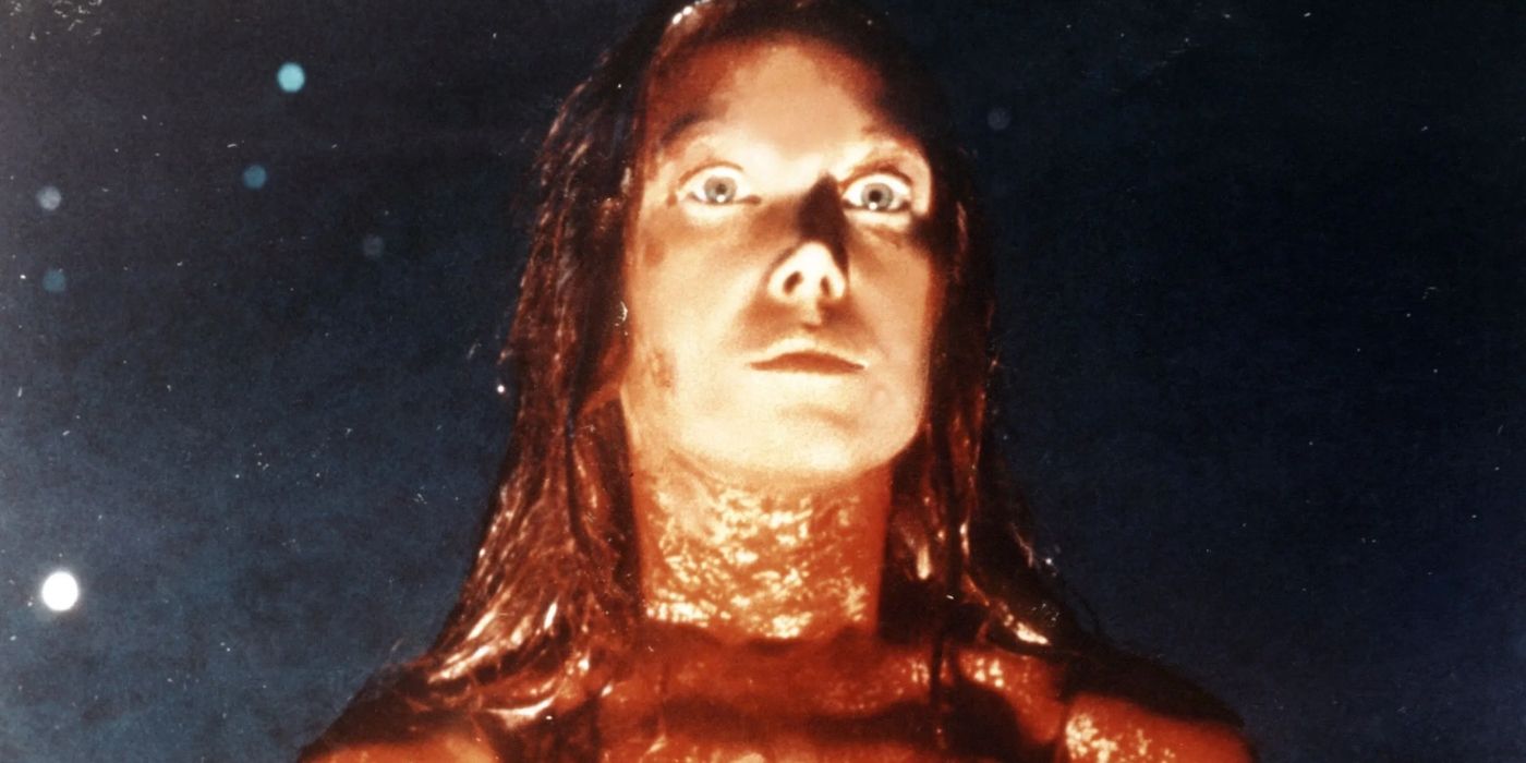 Why the Original ‘Carrie’ Opening Scene Didn’t Work and Was Changed