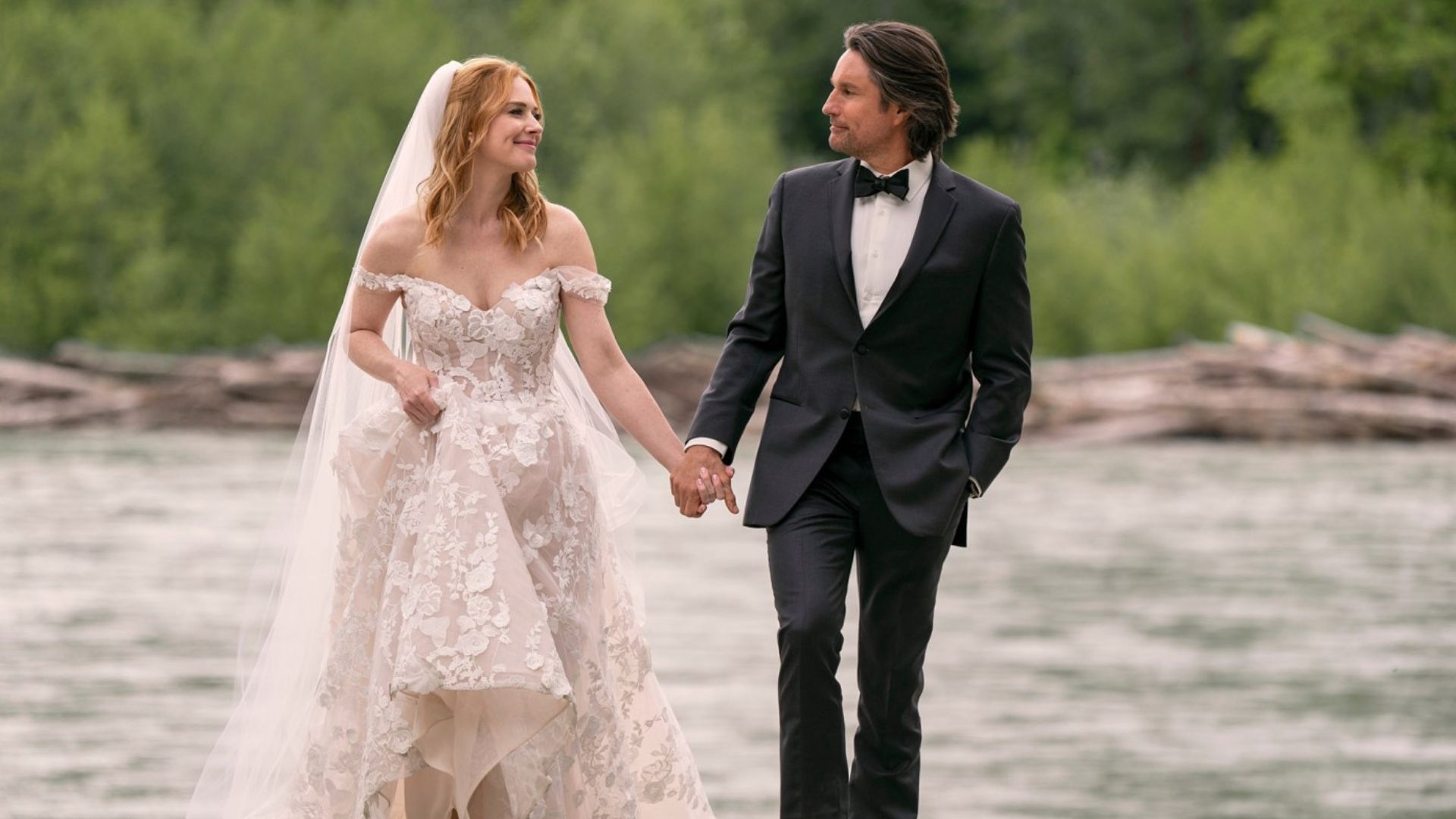 Alexandra Breckenridge and Martin Henderson in Virgin River season 6