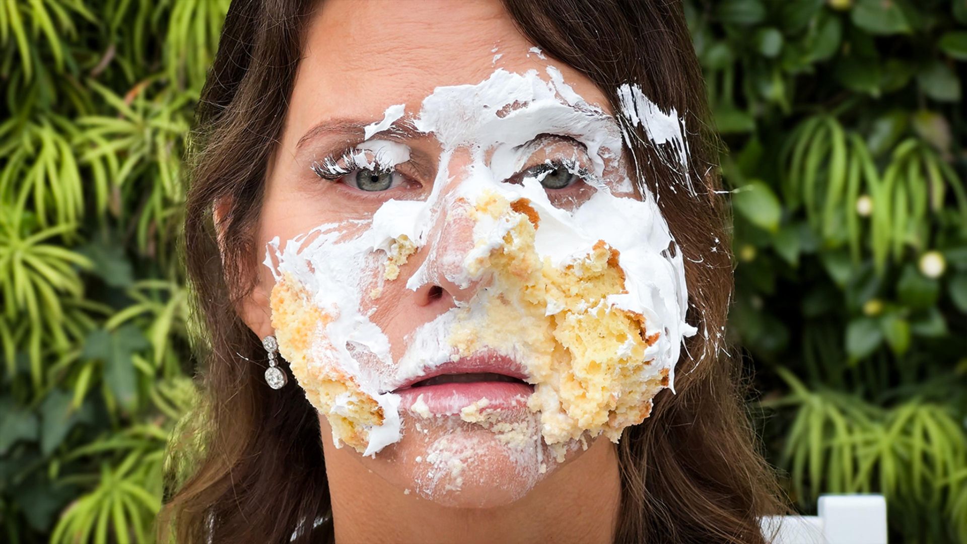 Amy Landecker with pie on her face in the movie For Worse