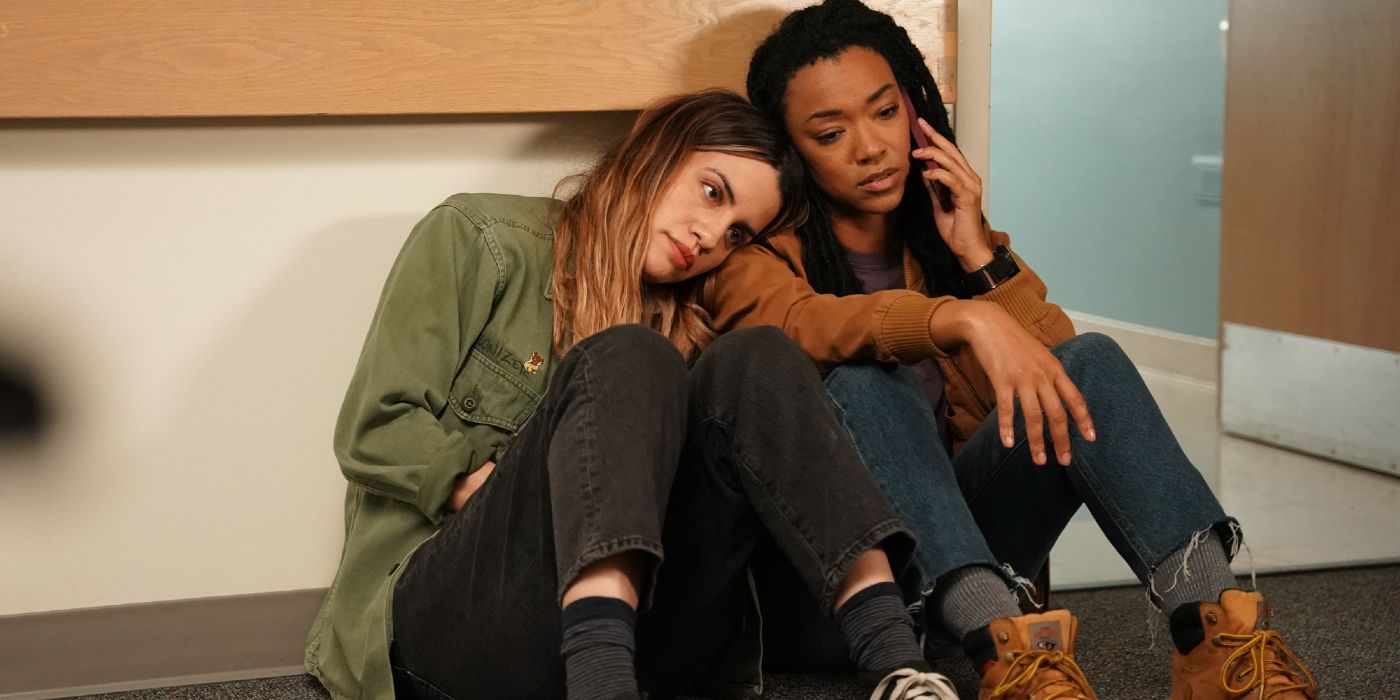 Natalie Morales and Sonequa Martin-Green in 'My Dead Friend Zoe'