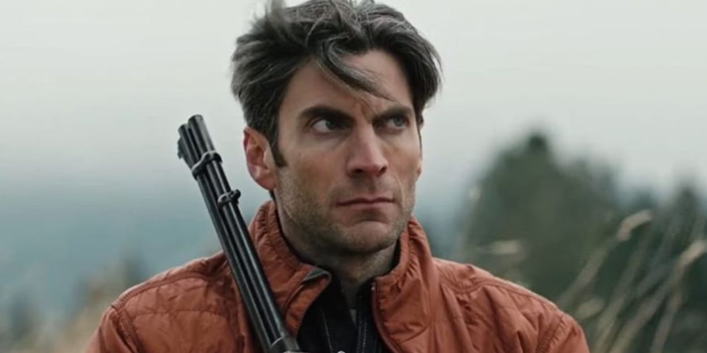 Wes Bentley in Yellowstone holding a rifle 