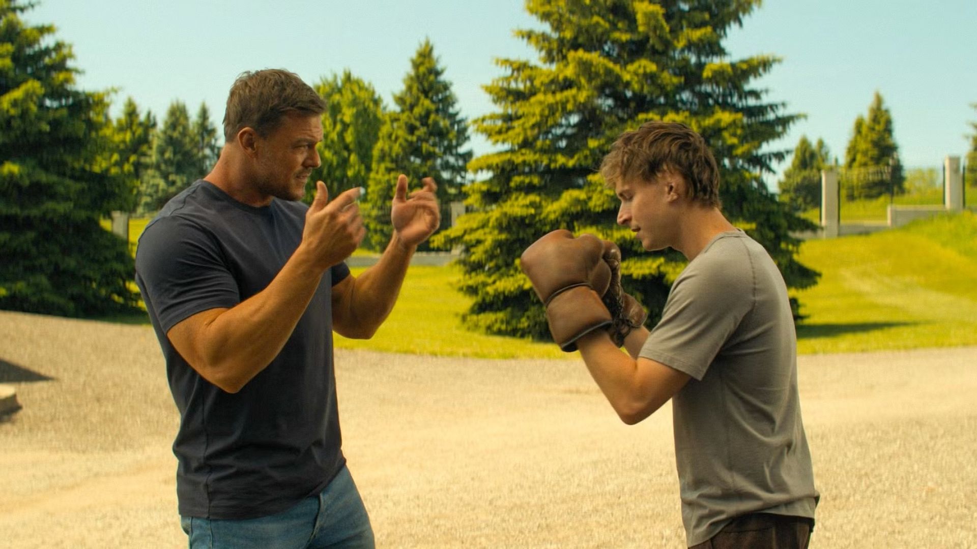 Reacher teaches Richard to fight in Reacher Season 3 