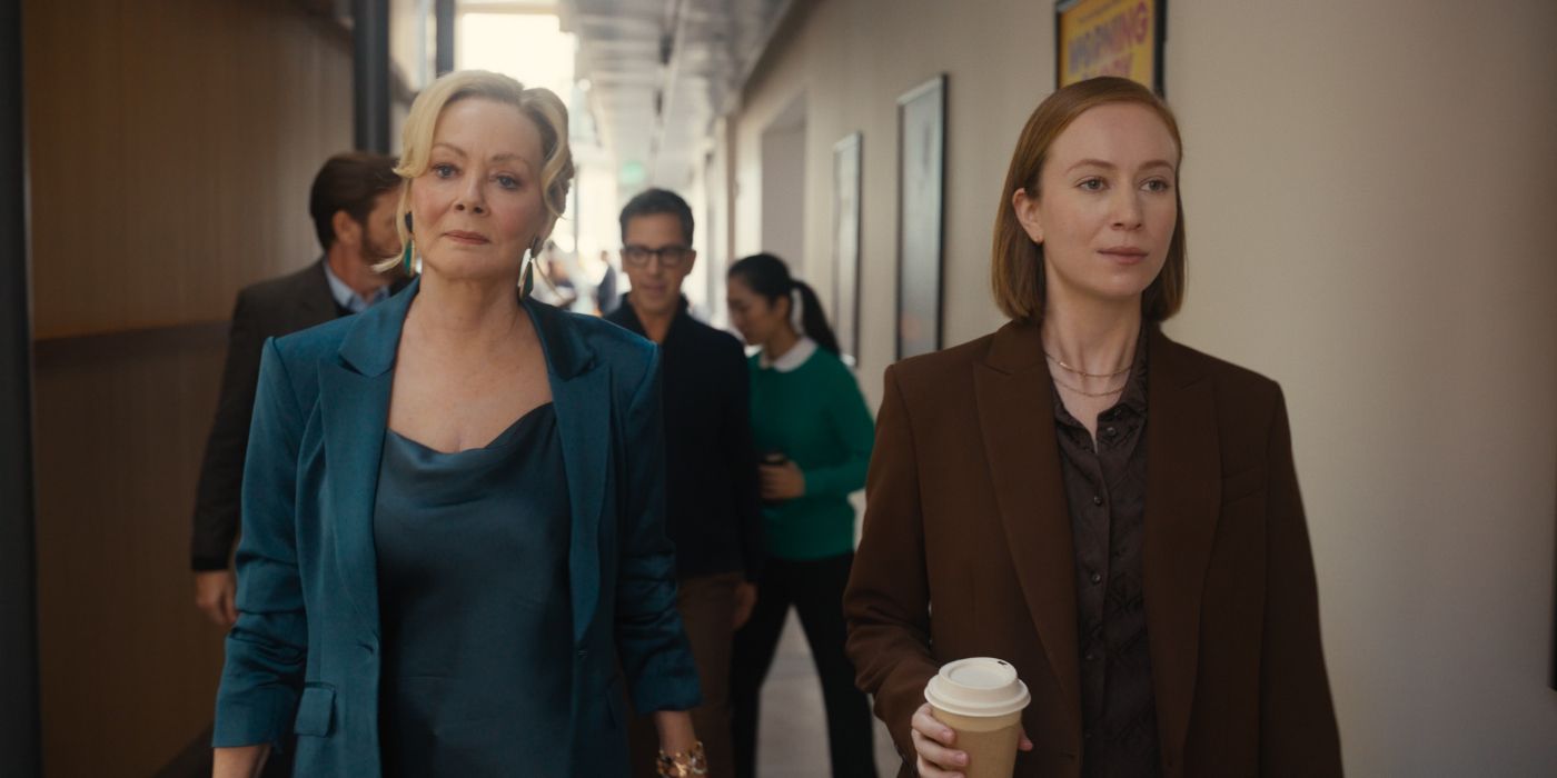 Jean Smart and Hannah Einbinder walking down a hallway in Hack Season 4