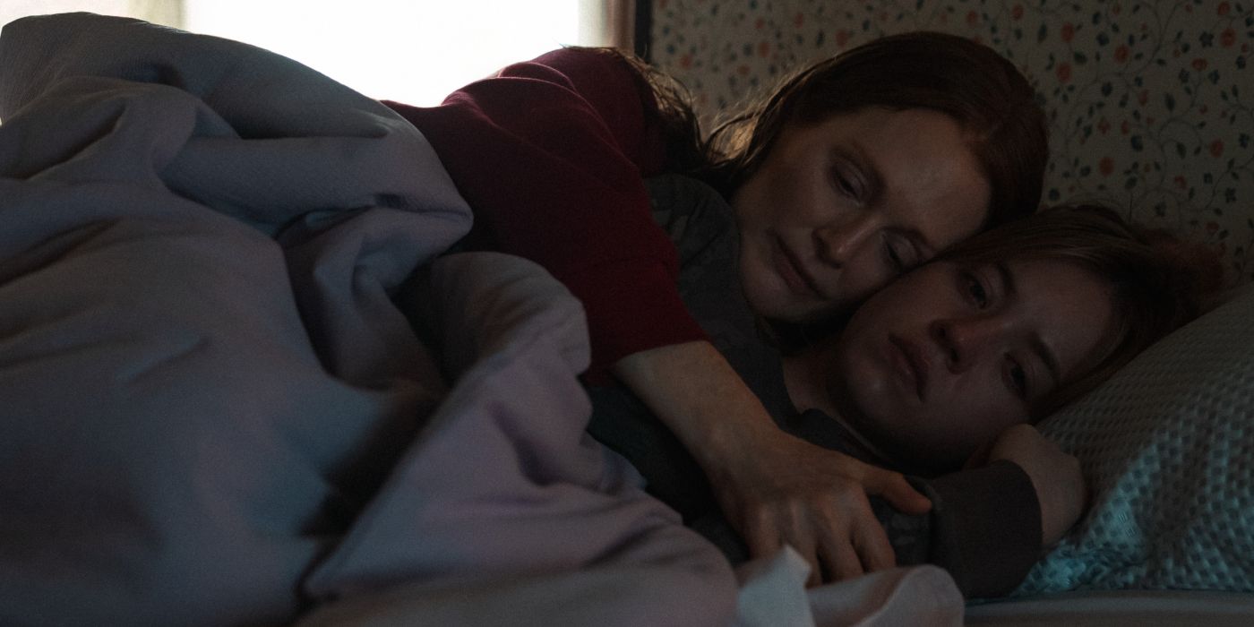 Julianne Moore Sydney Sweeney Echo Valley