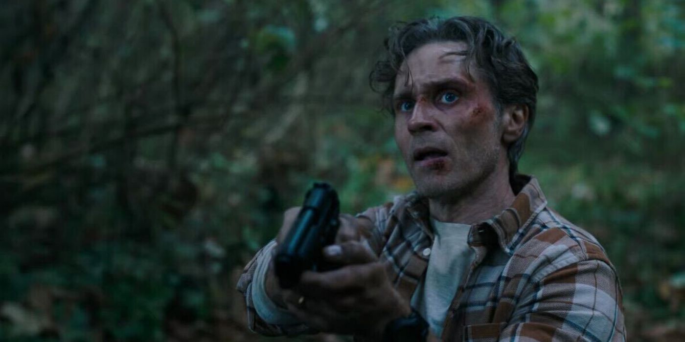 Seamus Dever with a gun in Tracker