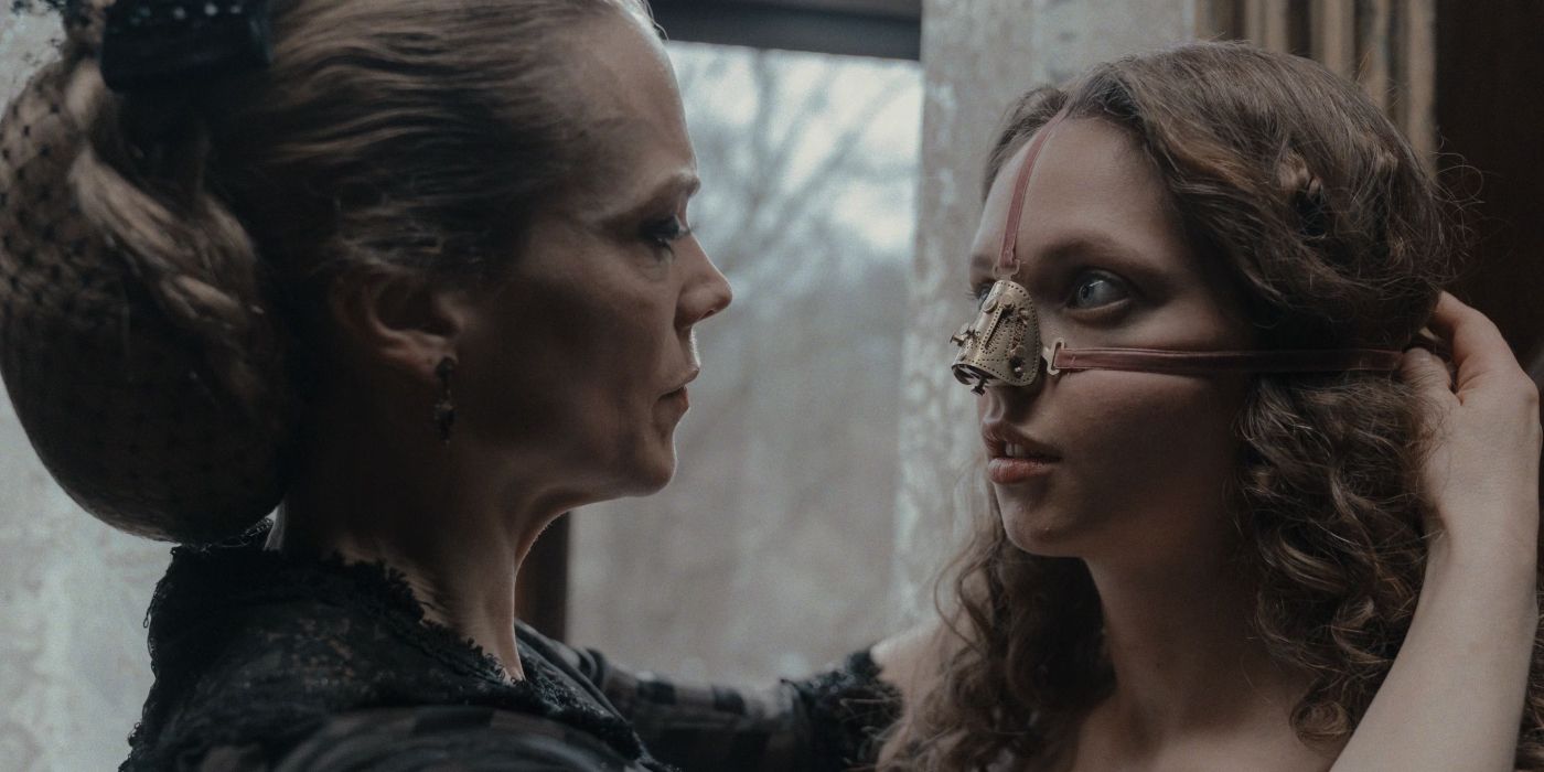 Ane Dahl Torp and Lea Myren in The Ugly Stepsister
