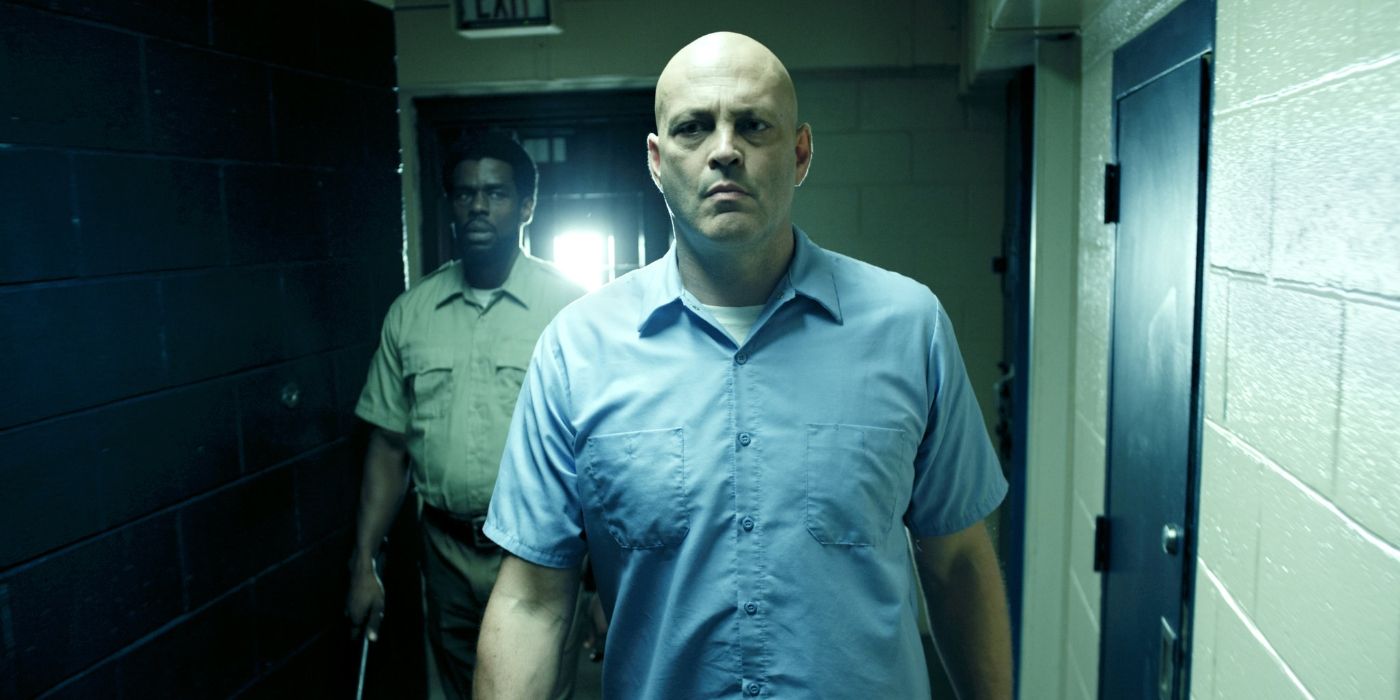 Bradley (Vince Vaughn) about to fight a prison guard in Brawl in Cell Block 99 (2017)