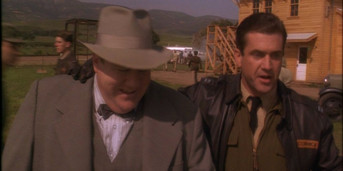 George Wendt and Mel Gibson in a scene from Forever Young
