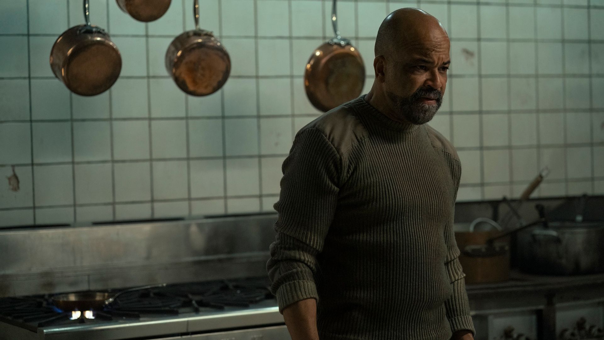 Jeffrey Wright as Isaac Dixon interrogating a Serephite in The Last of Us Season 2.