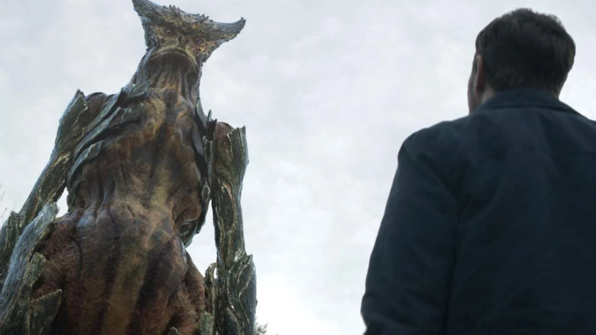 A giant kaiju appears in Colossal (2016)