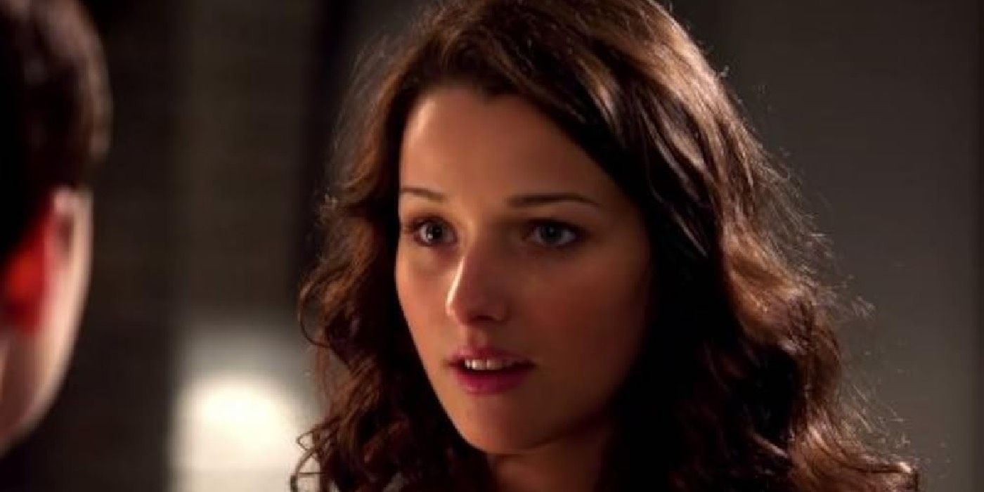 Annie Clark as Fiona in Degrassi