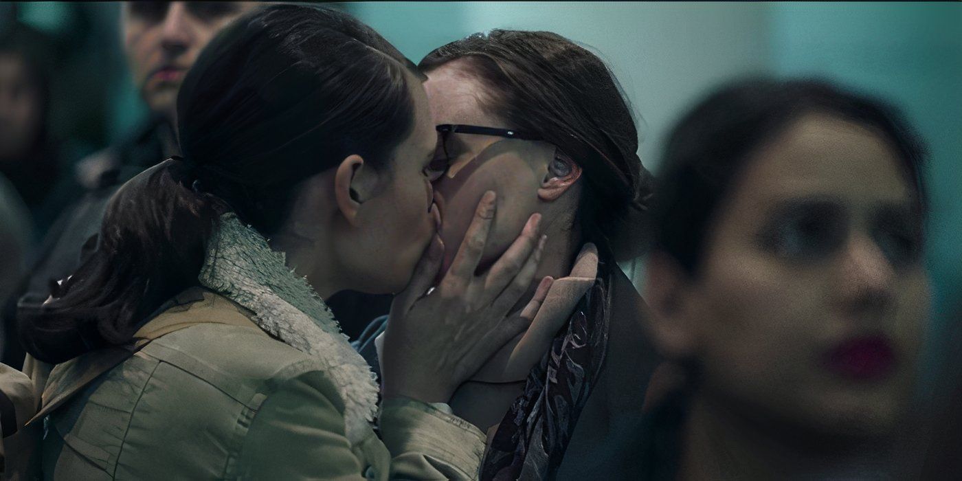 Ofglen is punished for being a lesbian