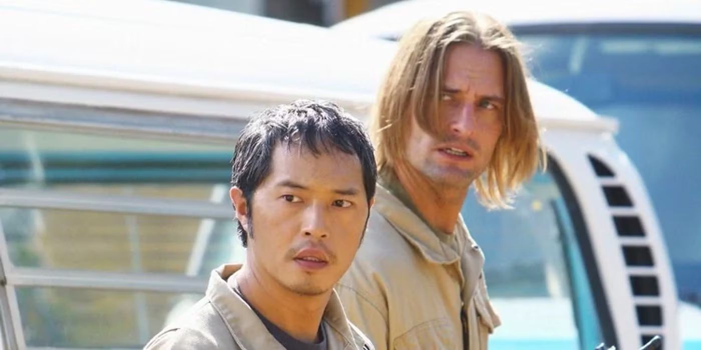 Miles (Ken Leung) and Sawyer (Josh Holloway) working for the Dharma Initiative in Lost season 5