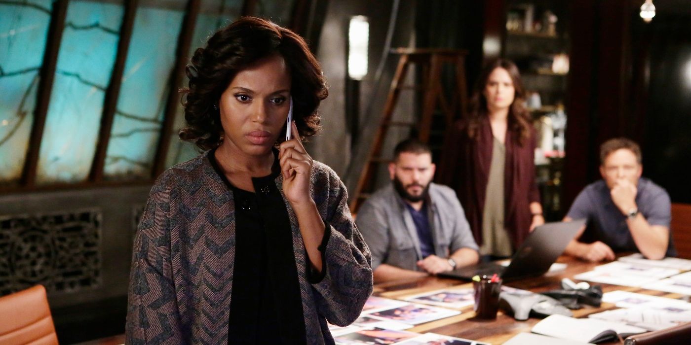 Olivia makes a phone call in Scandal