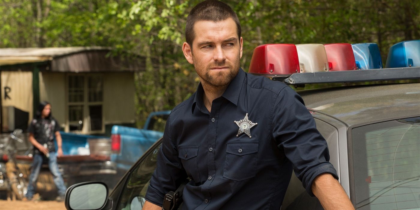 Antony Starr stars in Banshee