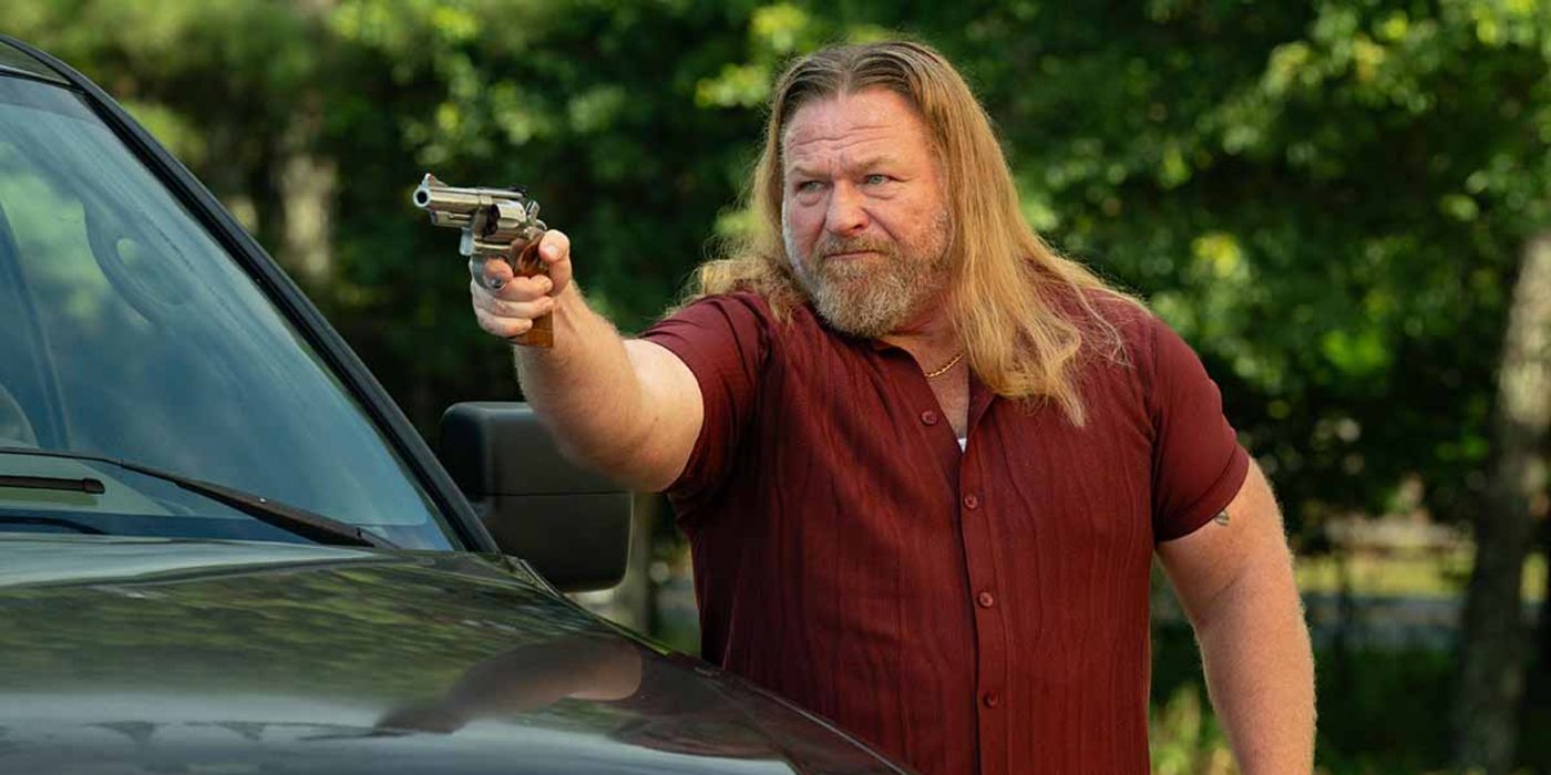 Bigfoot aims a gun in Tulsa King